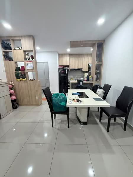 Apartment for Rent at Austin Regency (Pangsapuri Austin Perdana) - Reny Hee - Dining Room - PropertyGuru.com.my