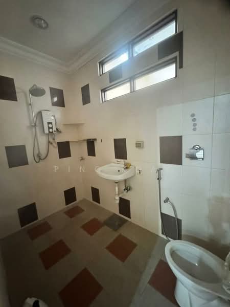 Rumah Teres 1-Tingkat untuk Dijual di Sungai Nibong (Bayan Lepas) - Ping Koay - Bathroom - PropertyGuru.com.my