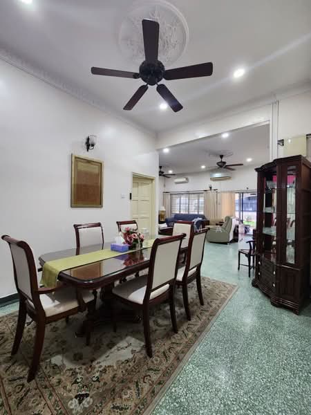 Rumah Banglo untuk Dijual di Seksyen 10 (Petaling Jaya) - Prem Kumar - Dining Room - PropertyGuru.com.my