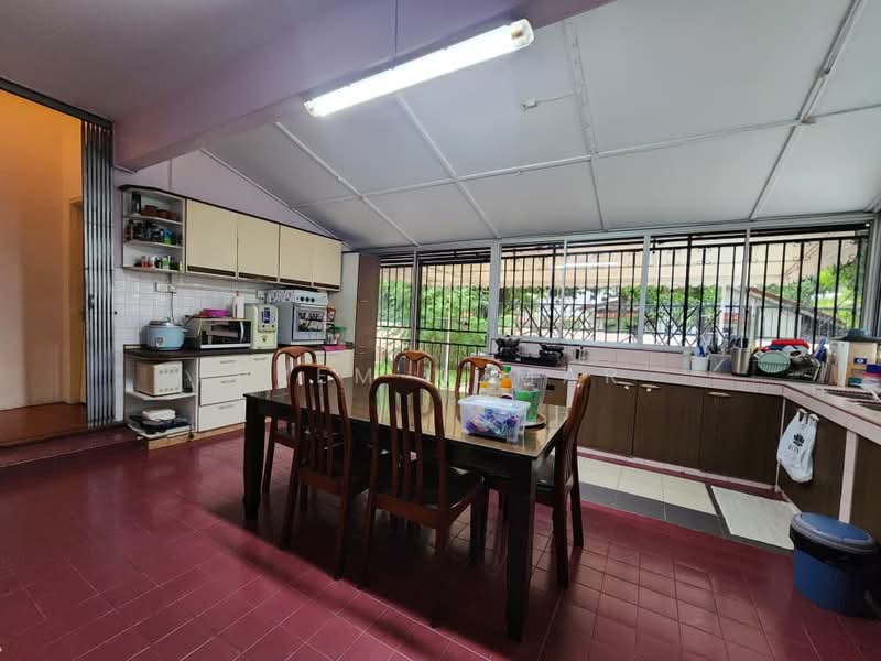 Rumah Banglo untuk Dijual di Seksyen 10 (Petaling Jaya) - Prem Kumar - Kitchen - PropertyGuru.com.my