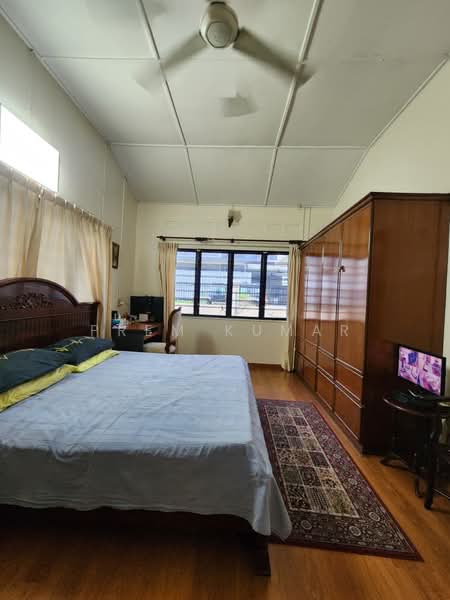 Rumah Banglo untuk Dijual di Seksyen 10 (Petaling Jaya) - Prem Kumar - Bedroom - PropertyGuru.com.my