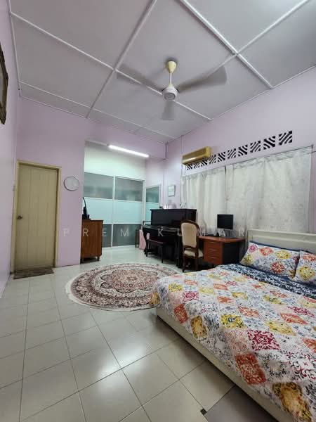 Rumah Banglo untuk Dijual di Seksyen 10 (Petaling Jaya) - Prem Kumar - Bedroom - PropertyGuru.com.my
