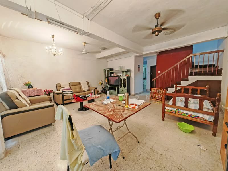 2-storey Terraced House for Sale in Ampang Jaya (Ampang) - Eason Wong - Living Room - PropertyGuru.com.my