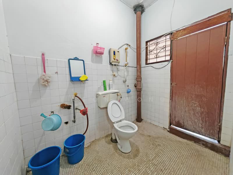 2-storey Terraced House for Sale in Ampang Jaya (Ampang) - Eason Wong - Bathroom - PropertyGuru.com.my