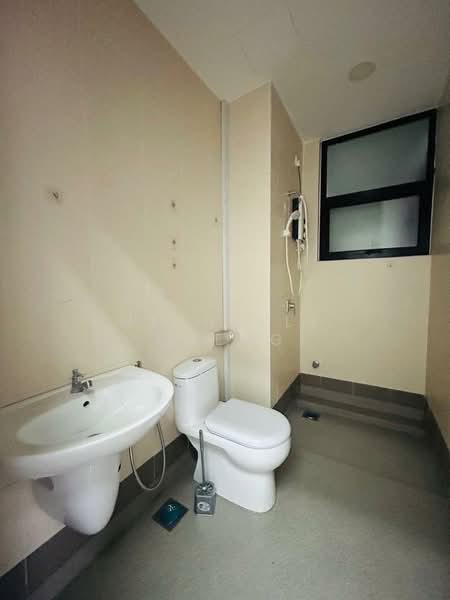 Kondominium untuk Dijual di Oasis - Michelle Cheng - Bathroom - PropertyGuru.com.my