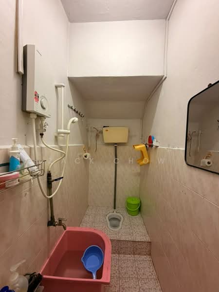 2-storey Terraced House for Sale in Taman Johor Jaya (Johor Bahru) - Zack Chow - Bathroom - PropertyGuru.com.my