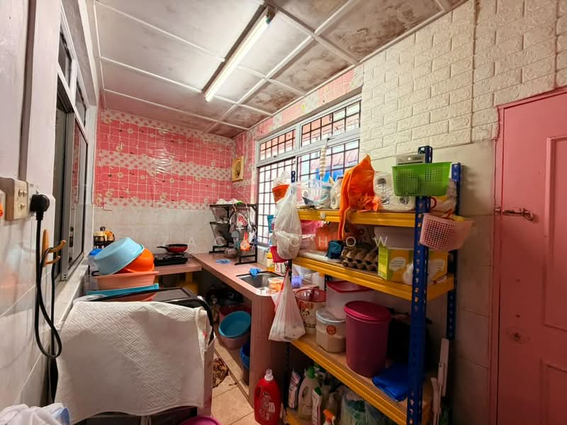 2-storey Terraced House for Sale in Taman Johor Jaya (Johor Bahru) - Zack Chow - Kitchen - PropertyGuru.com.my
