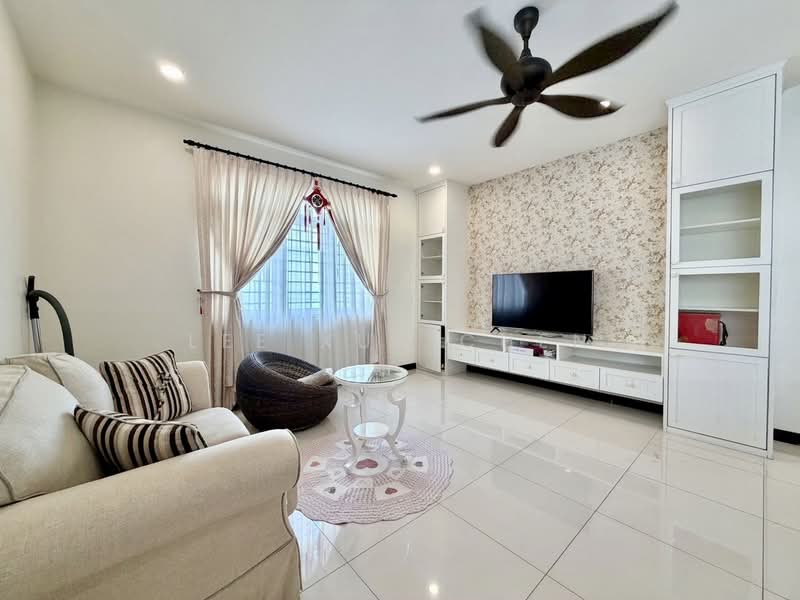 Kondominium untuk Disewa di Vertiq - Lee Xue Chen - Living Room - PropertyGuru.com.my