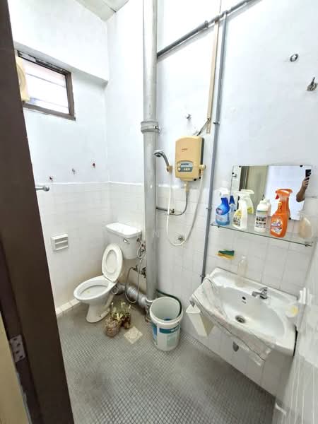 Office for Rent in Bayan Lepas (Penang) - Gavin Tan - Bathroom - PropertyGuru.com.my