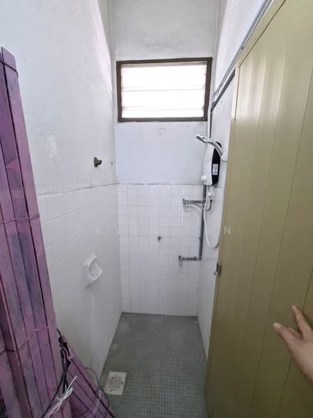 Office for Rent in Bayan Lepas (Penang) - Gavin Tan - Bathroom - PropertyGuru.com.my