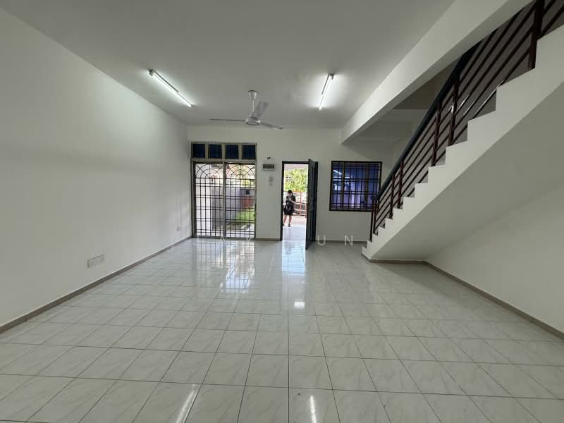 2-storey Terraced House for Sale in Bukit Indah (Iskandar Puteri (Nusajaya)) - Jay Pun - Living Room - PropertyGuru.com.my