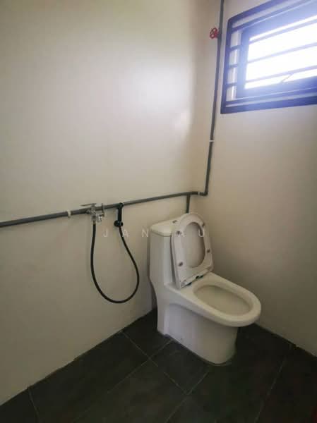 Rumah Teres 2 Tingkat untuk Dijual di Bandar Seri Alam (Masai) - JAN AU - Bathroom - PropertyGuru.com.my
