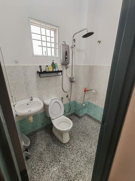 Rumah Teres 2 Tingkat untuk Dijual di Sungai Buloh (Selangor) - Syukor Hartanah - Bathroom - PropertyGuru.com.my