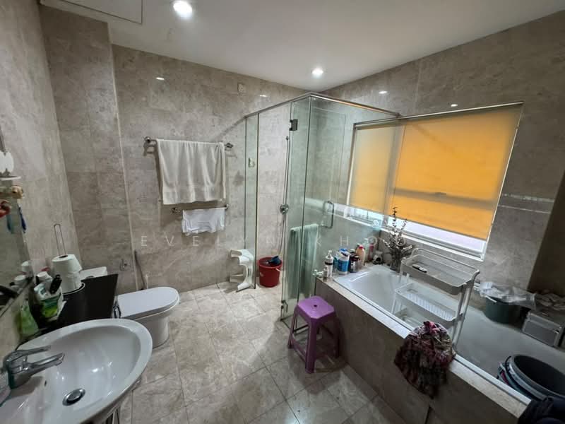 Rumah Berkembar untuk Dijual di Desa Sri Hartamas (Sri Hartamas) - Evelyn Khoo - Bathroom - PropertyGuru.com.my