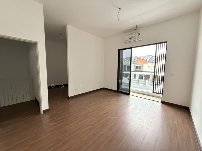2-storey Terraced House for Sale in Setia Utama (Setia Alam) - GABRIEL GOH - Living Room - PropertyGuru.com.my