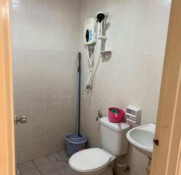 Service Residence for Sale at Avelon Tower @ Plaza Medan Putra - Chin Yee Xin - Bathroom - PropertyGuru.com.my
