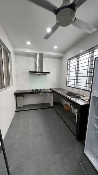 2-storey Terraced House for Rent in Setia Alam (Selangor) - Thomas Thi - Kitchen - PropertyGuru.com.my