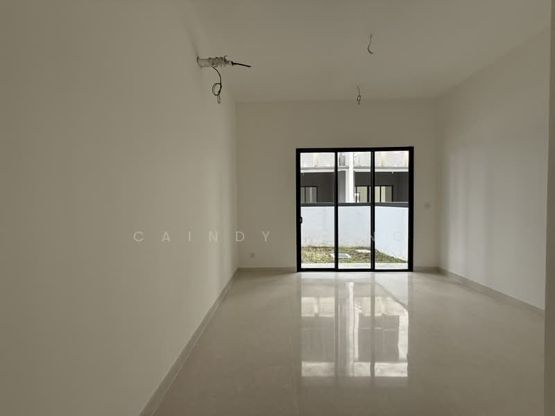 Rumah Berkembar untuk Dijual di Kota Damansara (Selangor) - Caindy Wong - Living Room - PropertyGuru.com.my