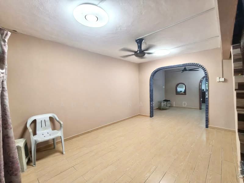 Rumah Teres 2 Tingkat untuk Dijual di Taman Sri Muda (Shah Alam) - Fahana Rashid - Living Room - PropertyGuru.com.my