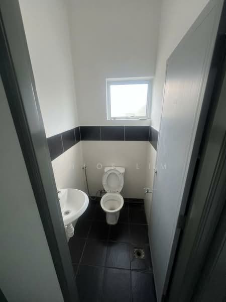Shop / Office for Rent in Bukit Mertajam (Penang) - Chloe Lim - Bathroom - PropertyGuru.com.my