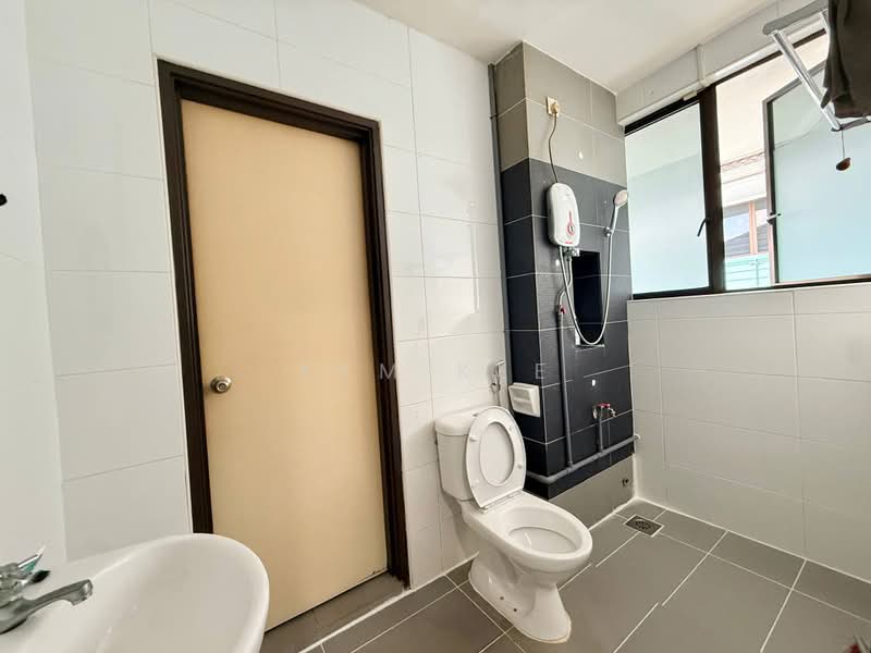 Rumah Banglo untuk Dijual di Taman Adda Heights (Tebrau) - Kym Kee - Bathroom - PropertyGuru.com.my