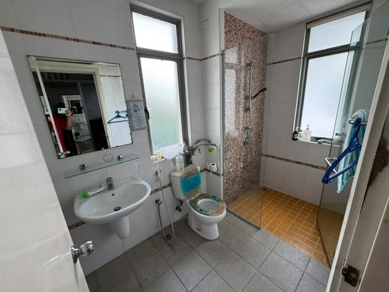 Rumah Berkembar untuk Dijual di Sri Hartamas (Kuala Lumpur) - Tom Yip - Bathroom - PropertyGuru.com.my