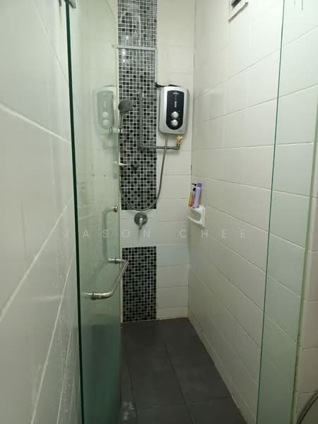 Servis Apartment untuk Disewa di Vue Residences - Jason Chee - Bathroom - PropertyGuru.com.my