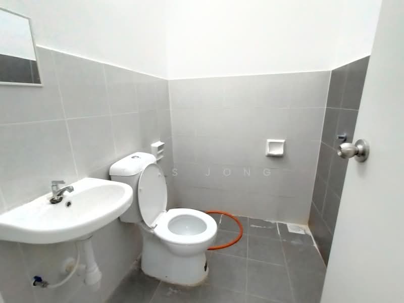 Rumah Teres 1-Tingkat untuk Dijual di Taman Sari Alamanda (Serendah) - Tris Jong - Bathroom - PropertyGuru.com.my
