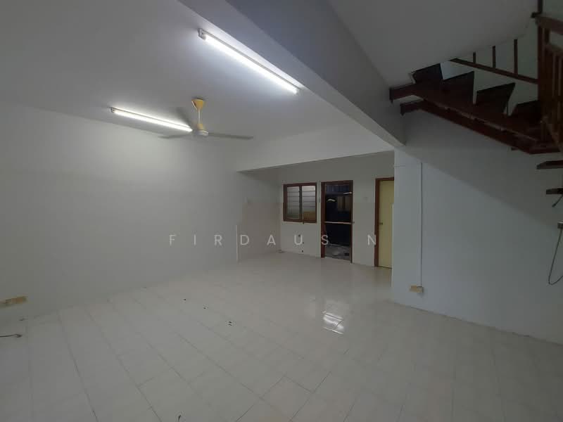 2-storey Terraced House for Rent in Bandar Saujana Putra (Tanjong Duabelas) - Firdaus N - Living Room - PropertyGuru.com.my