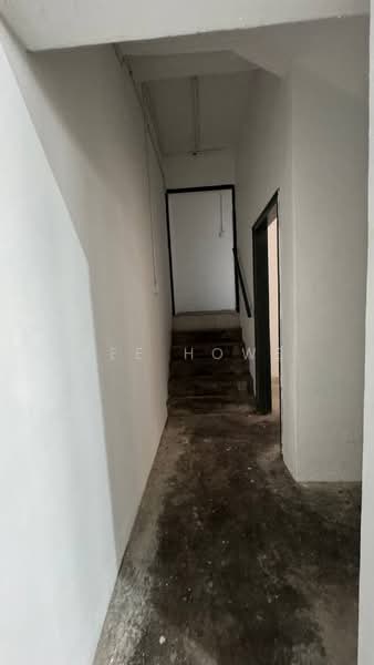 Kilang untuk Disewa di Taman Desa Cemerlang (Ulu Tiram) - Wee Howe - Corridor - PropertyGuru.com.my