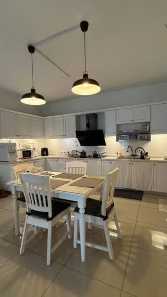 Kondominium untuk Disewa di Dwiputra Residences - Maya Myra - Kitchen - PropertyGuru.com.my
