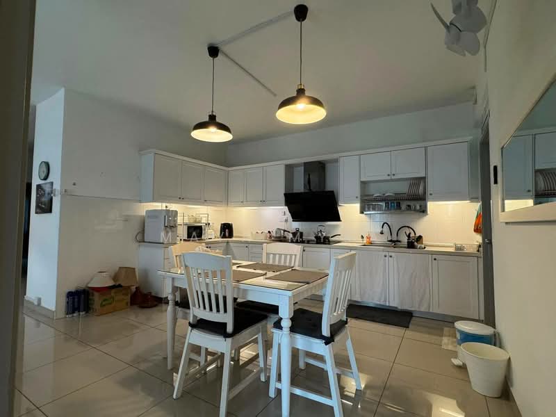 Kondominium untuk Disewa di Dwiputra Residences - Maya Myra - Kitchen - PropertyGuru.com.my