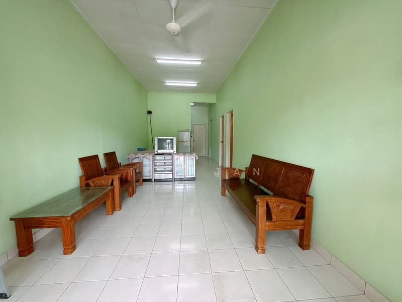 1-storey Terraced House for Sale in Taman Daiman Jaya (Kota Tinggi) - Iden Tan - Living Room - PropertyGuru.com.my