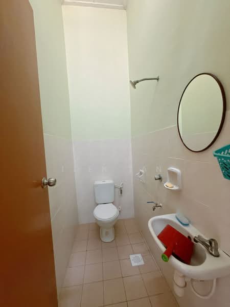 1-storey Terraced House for Sale in Taman Daiman Jaya (Kota Tinggi) - Iden Tan - Bathroom - PropertyGuru.com.my