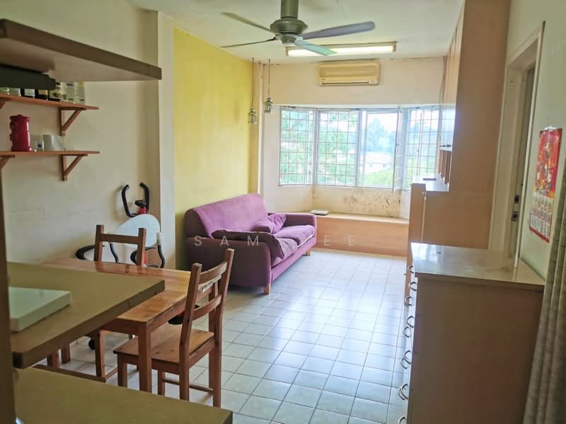 Pangsapuri untuk Dijual di Permai Apartment - Sam Yee - Living Room - PropertyGuru.com.my