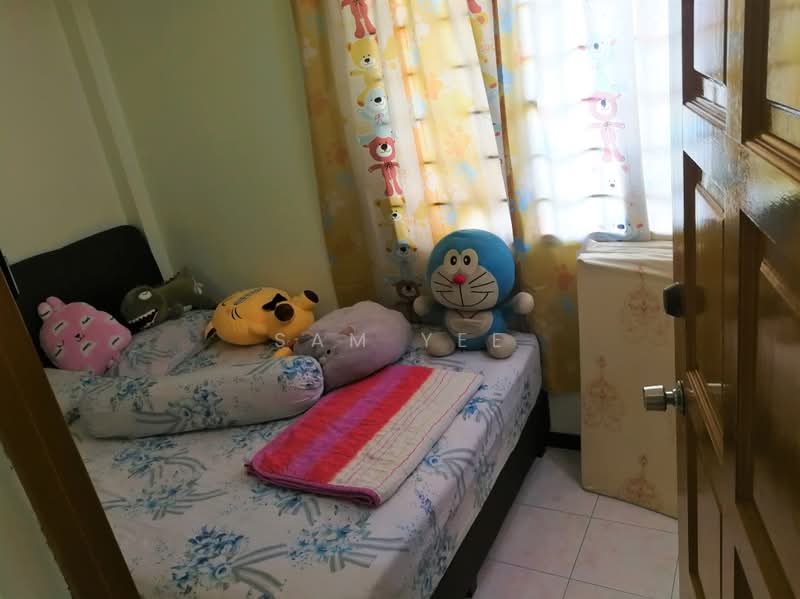 Pangsapuri untuk Dijual di Permai Apartment - Sam Yee - Bedroom - PropertyGuru.com.my
