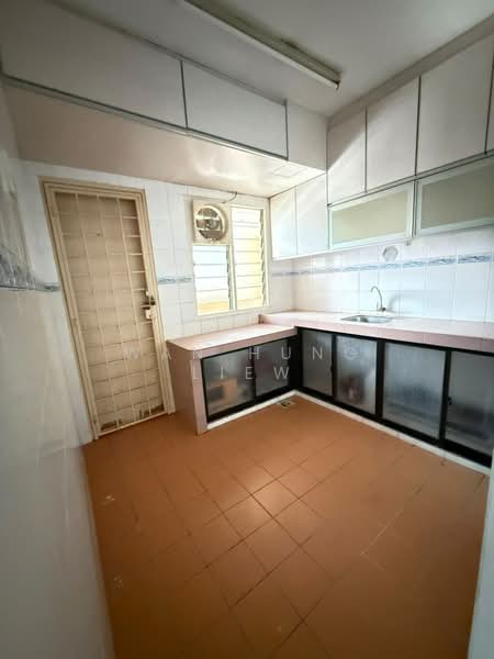 Flat for Sale at Taman Sri Ehsan - Wan Hung Liew - Kitchen - PropertyGuru.com.my