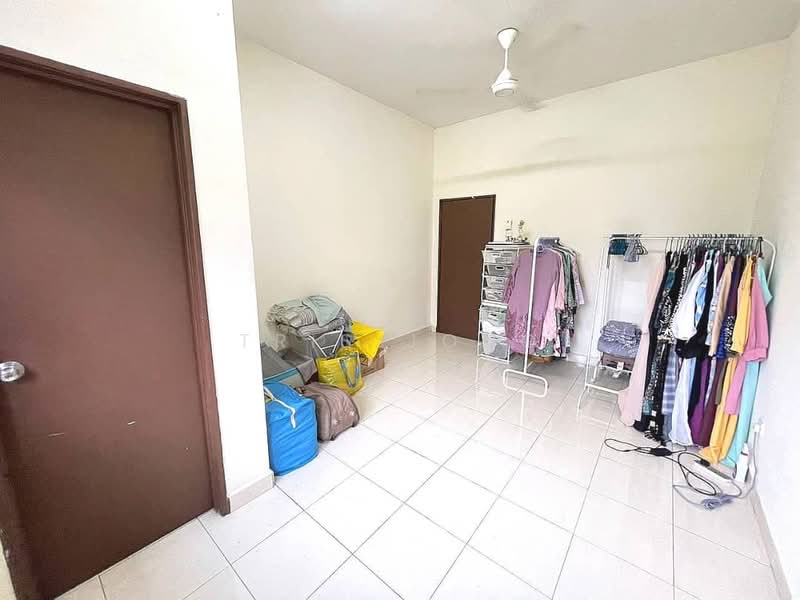 2-storey Terraced House for Sale in Tiara Putra (Sungai Buloh) - Tris Jong - Interior - PropertyGuru.com.my