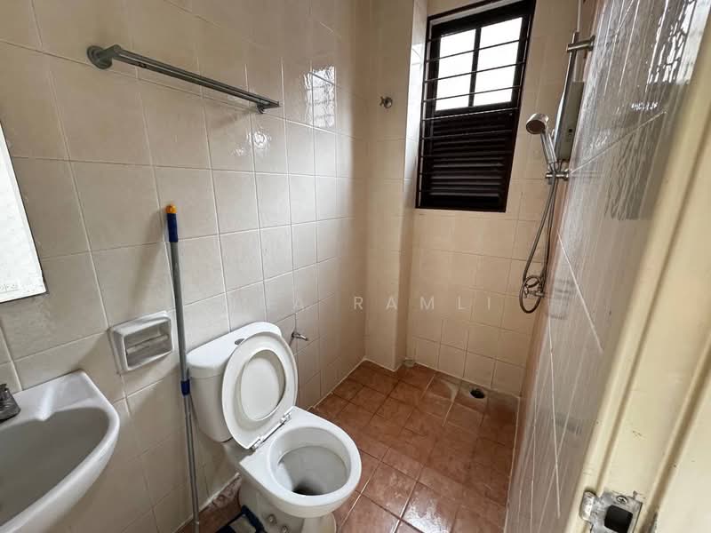 2-storey Terraced House for Sale in Bukit Jelutong (Shah Alam) - Aida Ramli - PropertyGuru.com.my