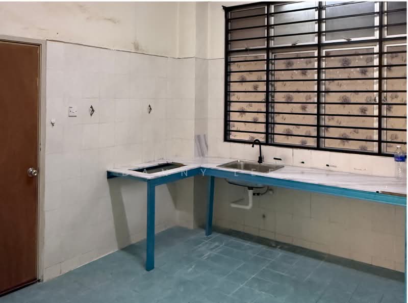Pangsapuri untuk Dijual di Taman Lagenda Mas - Danny Lee - Kitchen - PropertyGuru.com.my