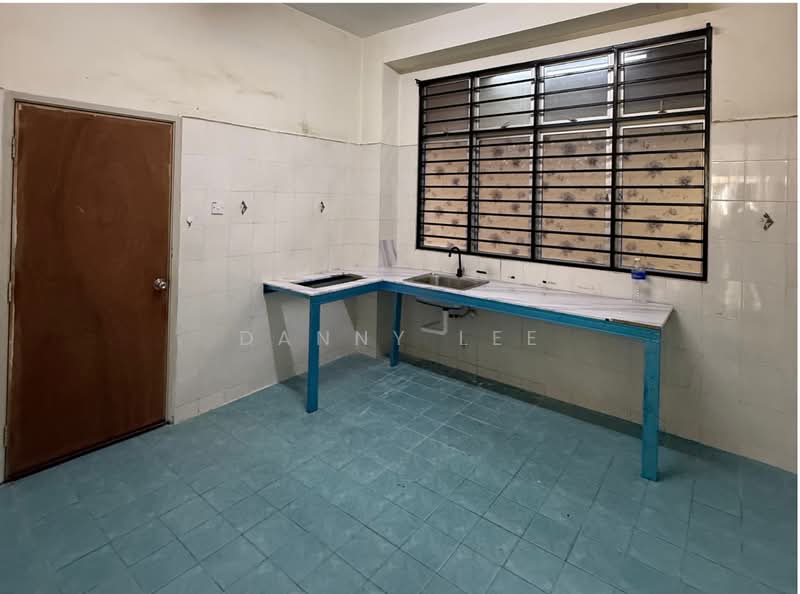 Pangsapuri untuk Dijual di Taman Lagenda Mas - Danny Lee - Kitchen - PropertyGuru.com.my