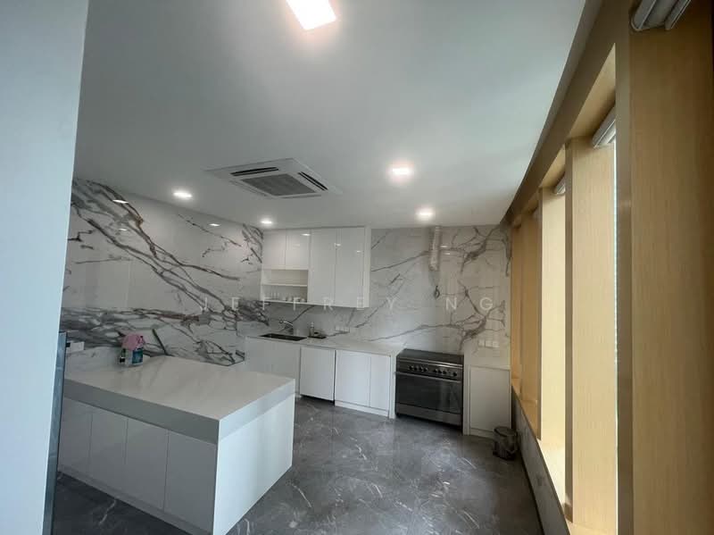 Servis Apartment untuk Dijual di The Oval - Jeffrey Ng - PropertyGuru.com.my