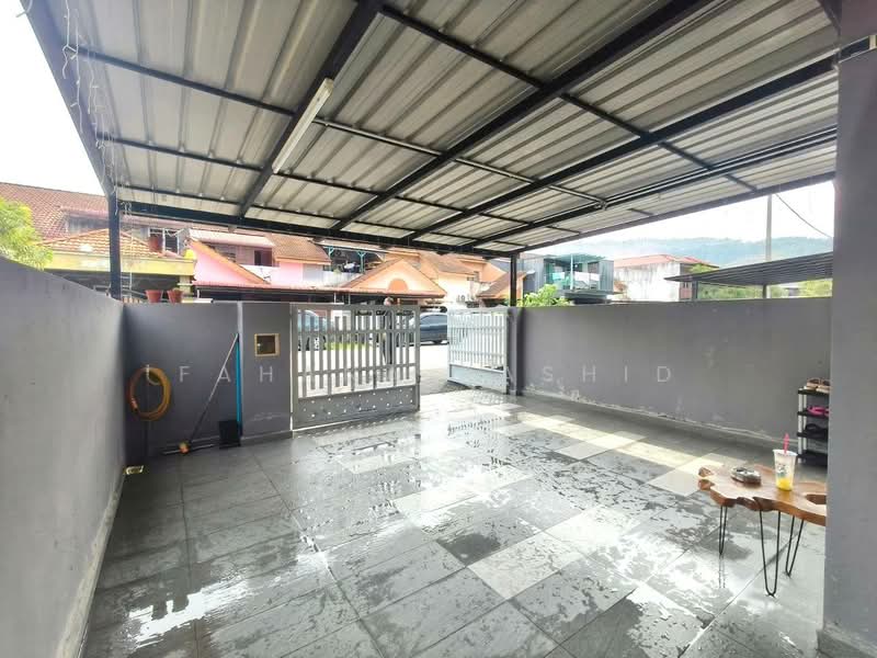 1.5-storey Terraced House for Sale in Taman Serendah Makmur (Serendah) - Fahana Rashid - Exterior - PropertyGuru.com.my