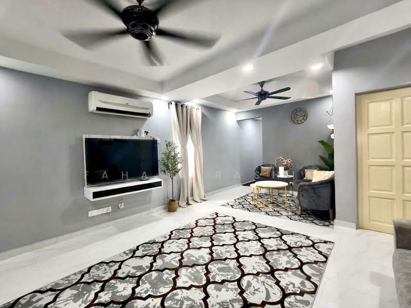 1.5-storey Terraced House for Sale in Taman Serendah Makmur (Serendah) - Fahana Rashid - Living Room - PropertyGuru.com.my