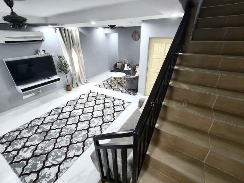 1.5-storey Terraced House for Sale in Taman Serendah Makmur (Serendah) - Fahana Rashid - Living Room - PropertyGuru.com.my