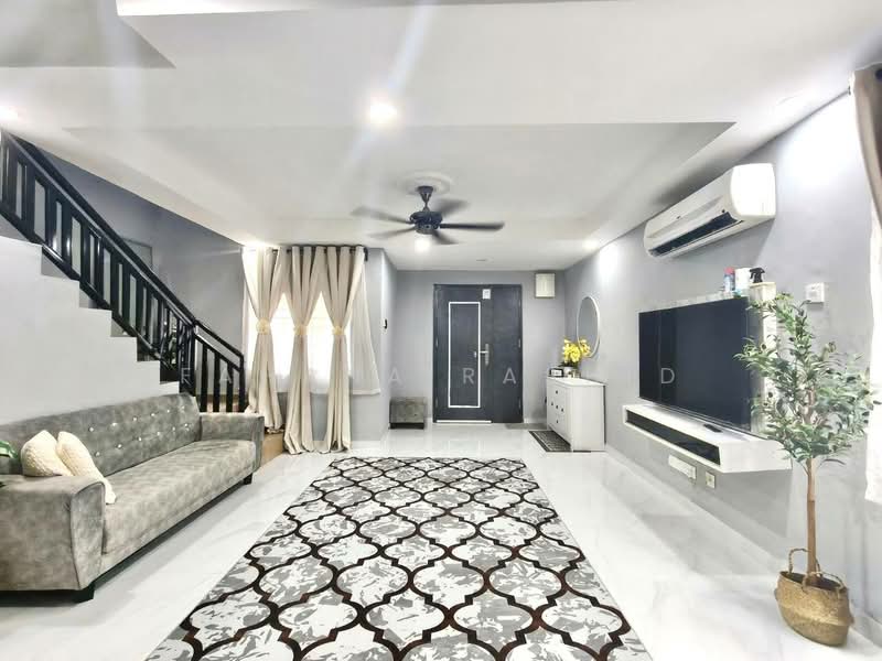 1.5-storey Terraced House for Sale in Taman Serendah Makmur (Serendah) - Fahana Rashid - Living Room - PropertyGuru.com.my