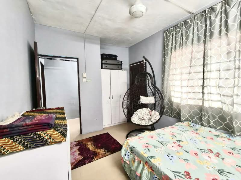 1.5-storey Terraced House for Sale in Taman Serendah Makmur (Serendah) - Fahana Rashid - Bedroom - PropertyGuru.com.my