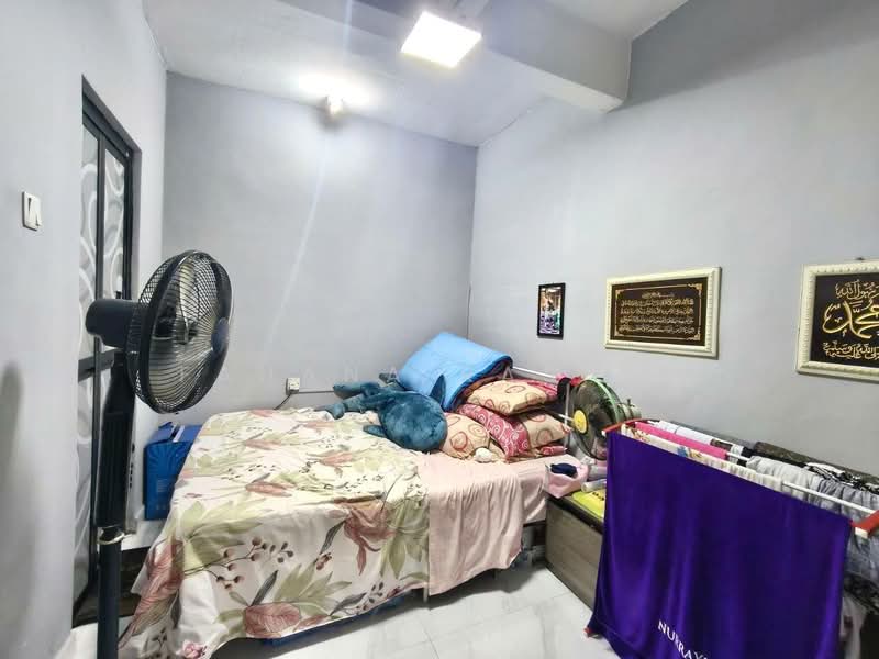 1.5-storey Terraced House for Sale in Taman Serendah Makmur (Serendah) - Fahana Rashid - Bedroom - PropertyGuru.com.my
