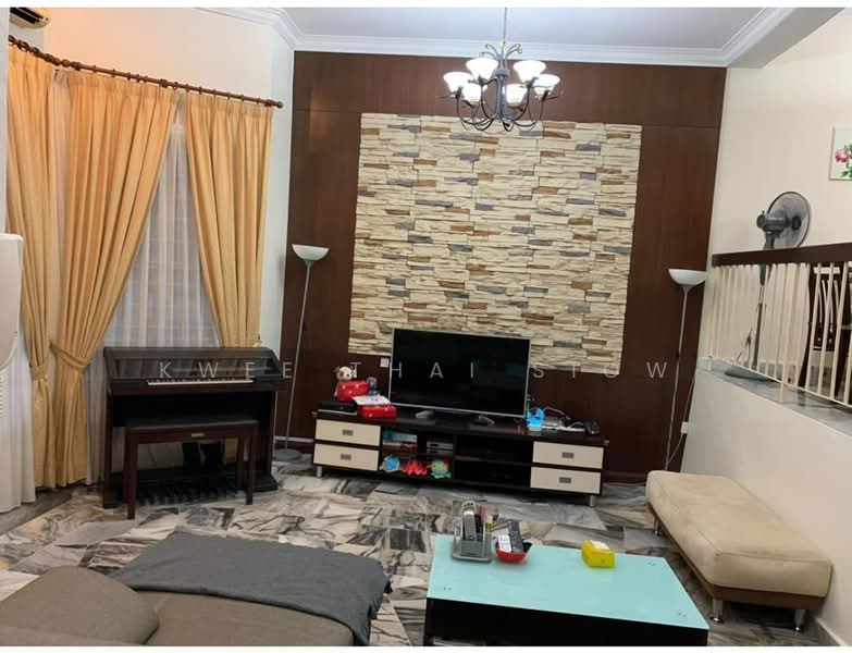 Rumah Teres 2.5 Tingkat untuk Dijual di Bukit Antarabangsa (Ulu Kelang) - Kwee Thai Siow - Living Room - PropertyGuru.com.my