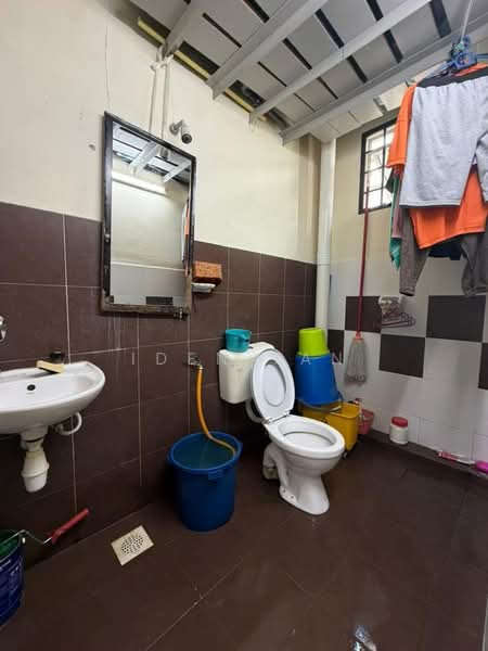 Shop / Office for Sale in Taman Kempas Indah (Tebrau) - Iden Tan - Bathroom - PropertyGuru.com.my